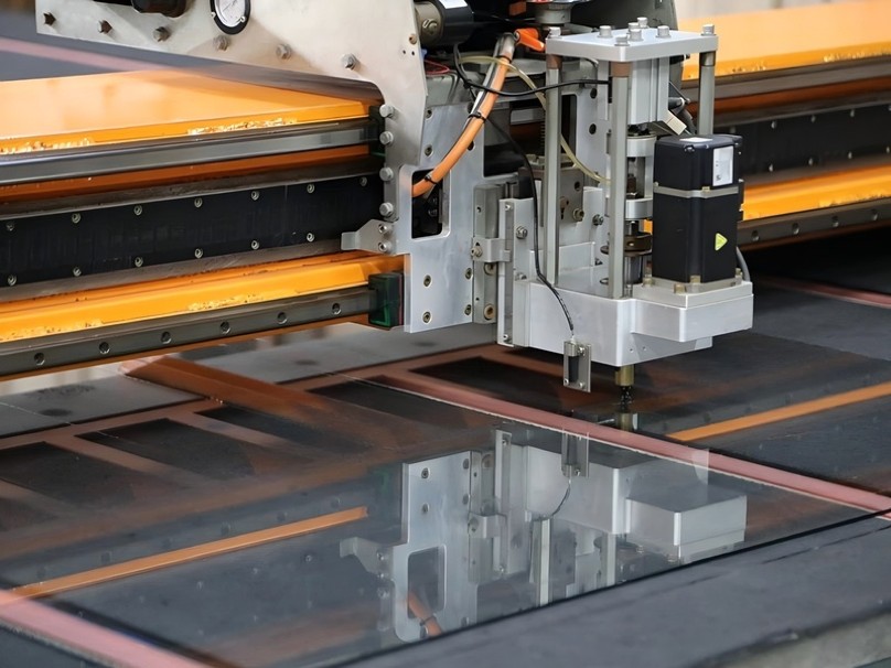 CNC precision cutting.jpg CNC precision cutting.jpg