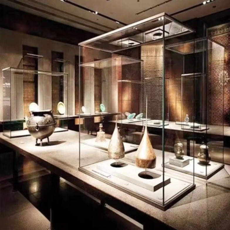 Showcase and museum glass.jpg